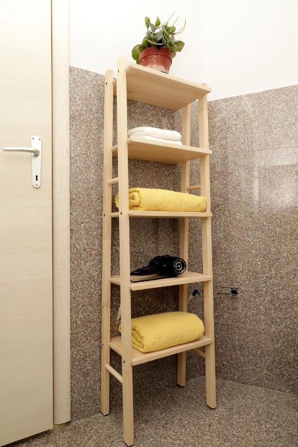 Da Lella City Centre Apartment ตรีเอสเต ภายนอก รูปภาพ